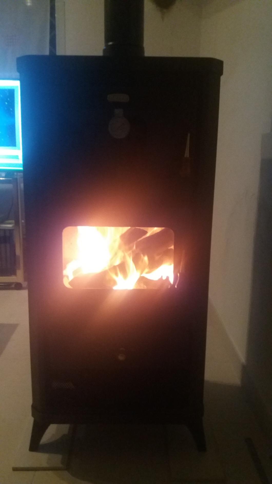 GrecoShop 5805 Stufa a Legna Ghisa 5/8 kW 140 mc