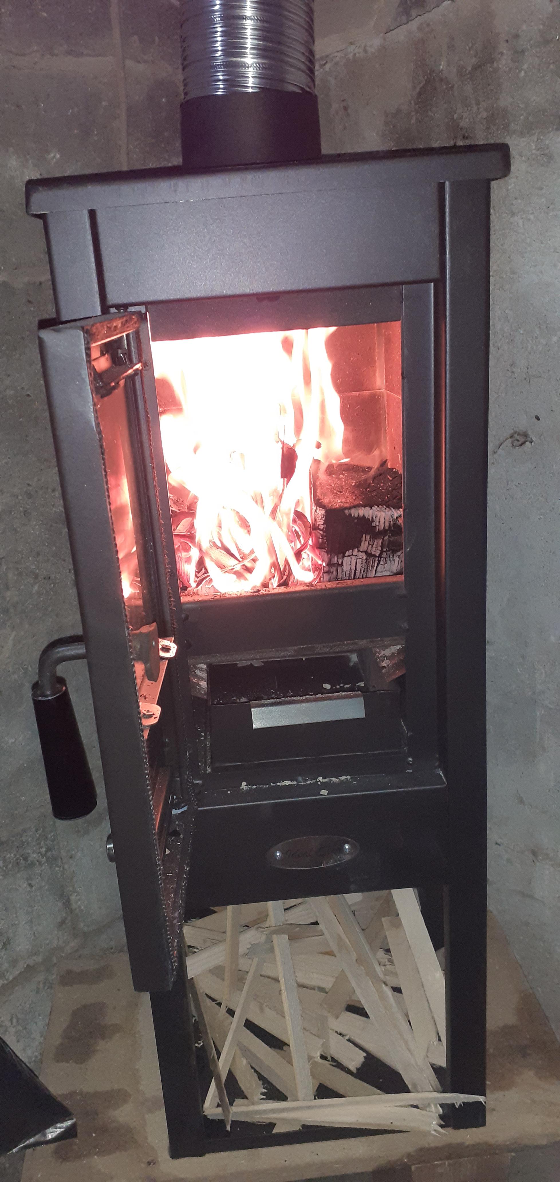 GrecoShop Long Hold Fire Black Lux stufa a legna 7 kW antracite