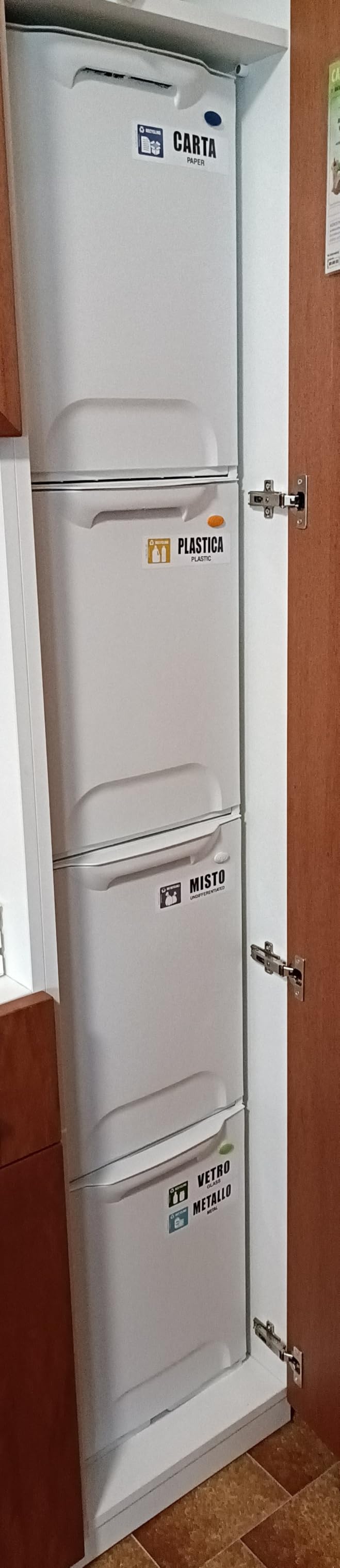 GrecoShop Binster pattumiera differenziata 4 moduli bianca
