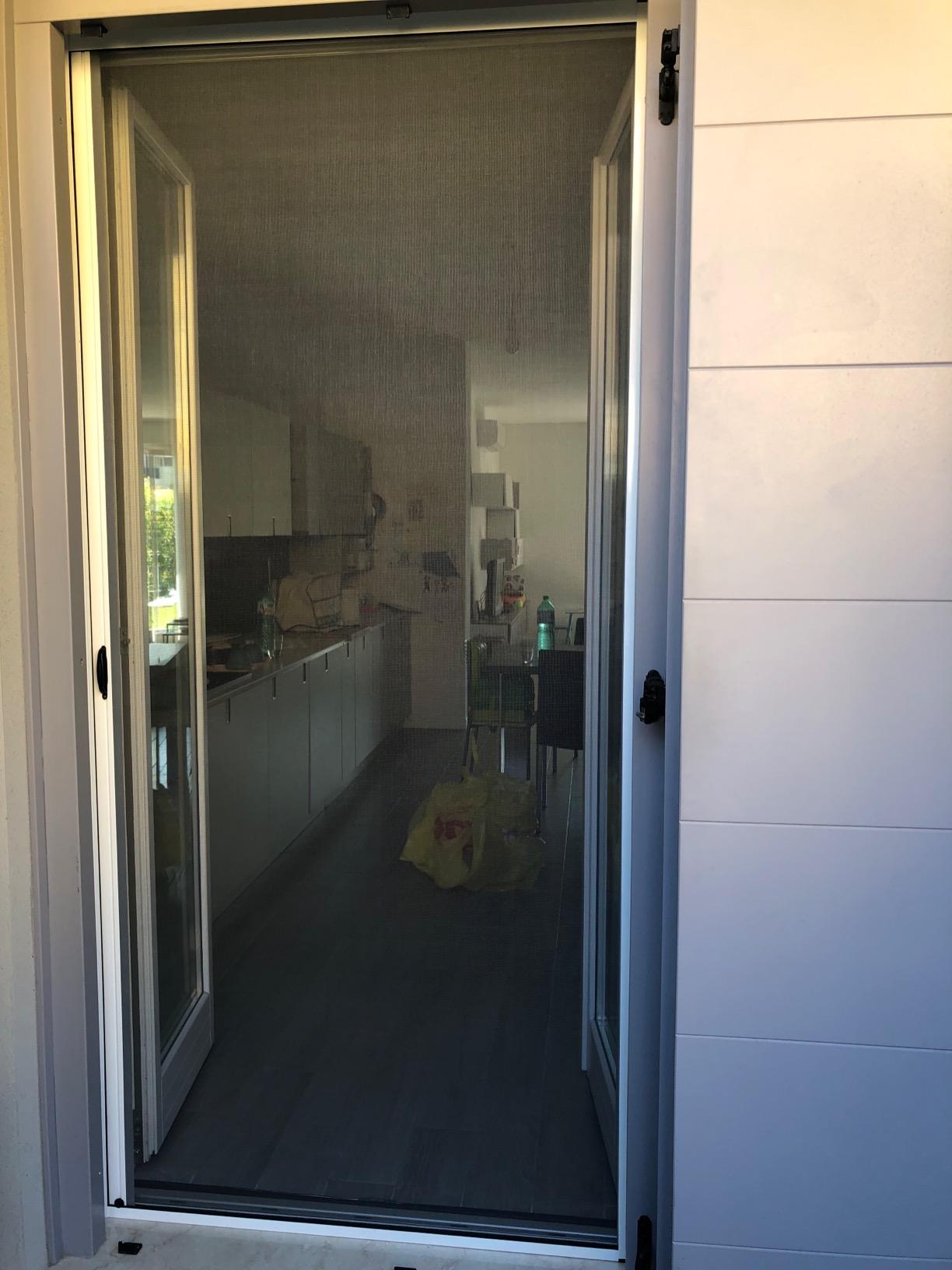 GrecoShop zanzariera a rullo 150x250 porta bianca alluminio
