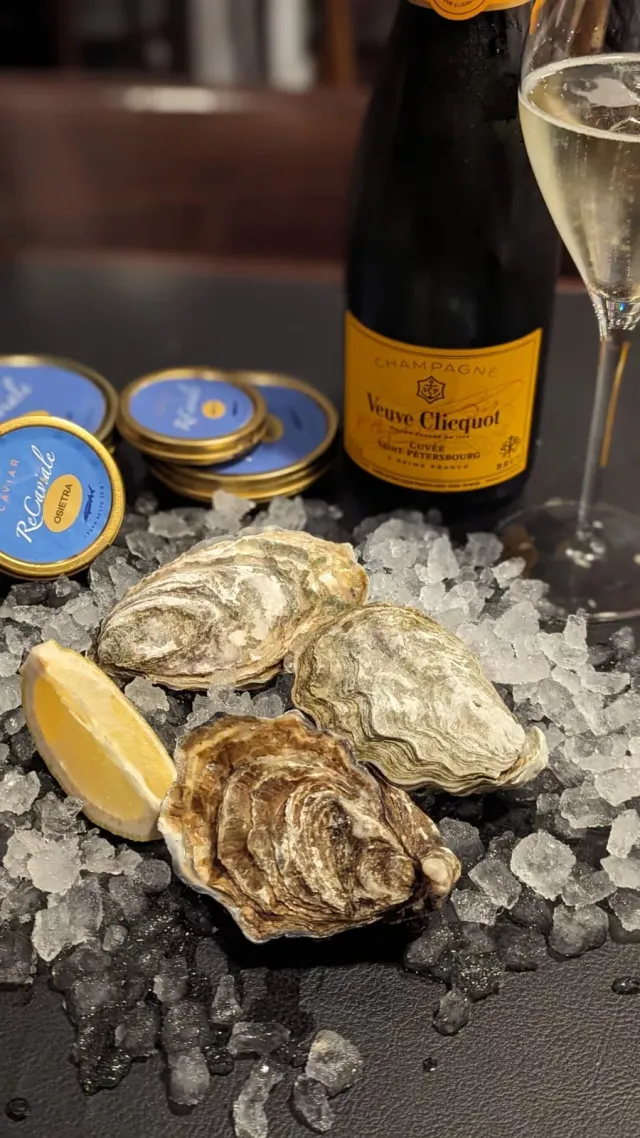 Veuve Clicquot Champagne Caviale Osietra 100 g Confezione Natale